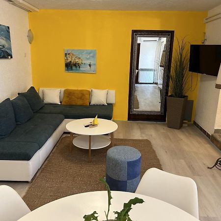 Peaceful Apartment With Patio Rovinj Exterior foto